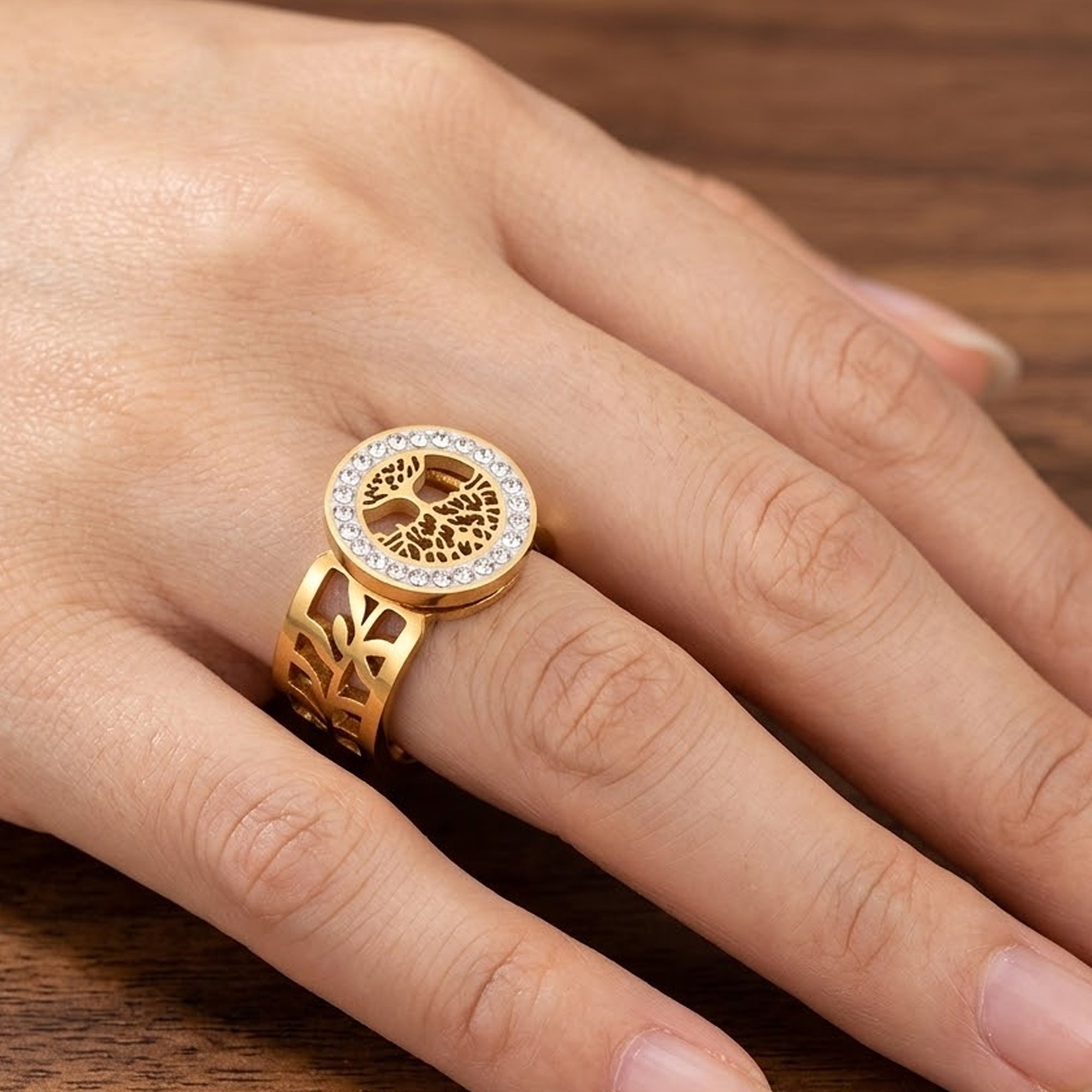 Anillo Abierto Árbol de la Vida: Elegancia Detallada y Diseño Ajustable