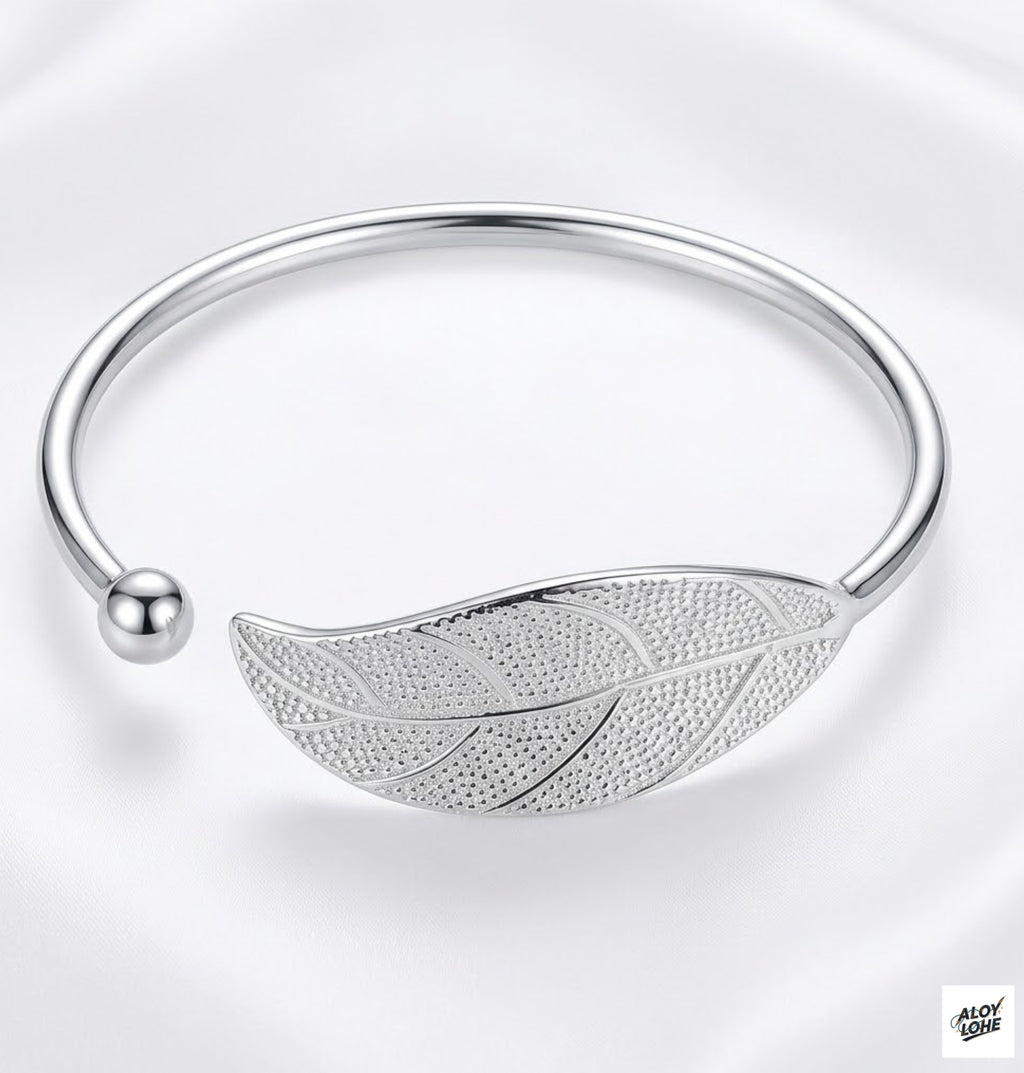 Brazalete de Acero Inoxidable Hoja Aloy Lohe: Estilo Botánico y Resistencia