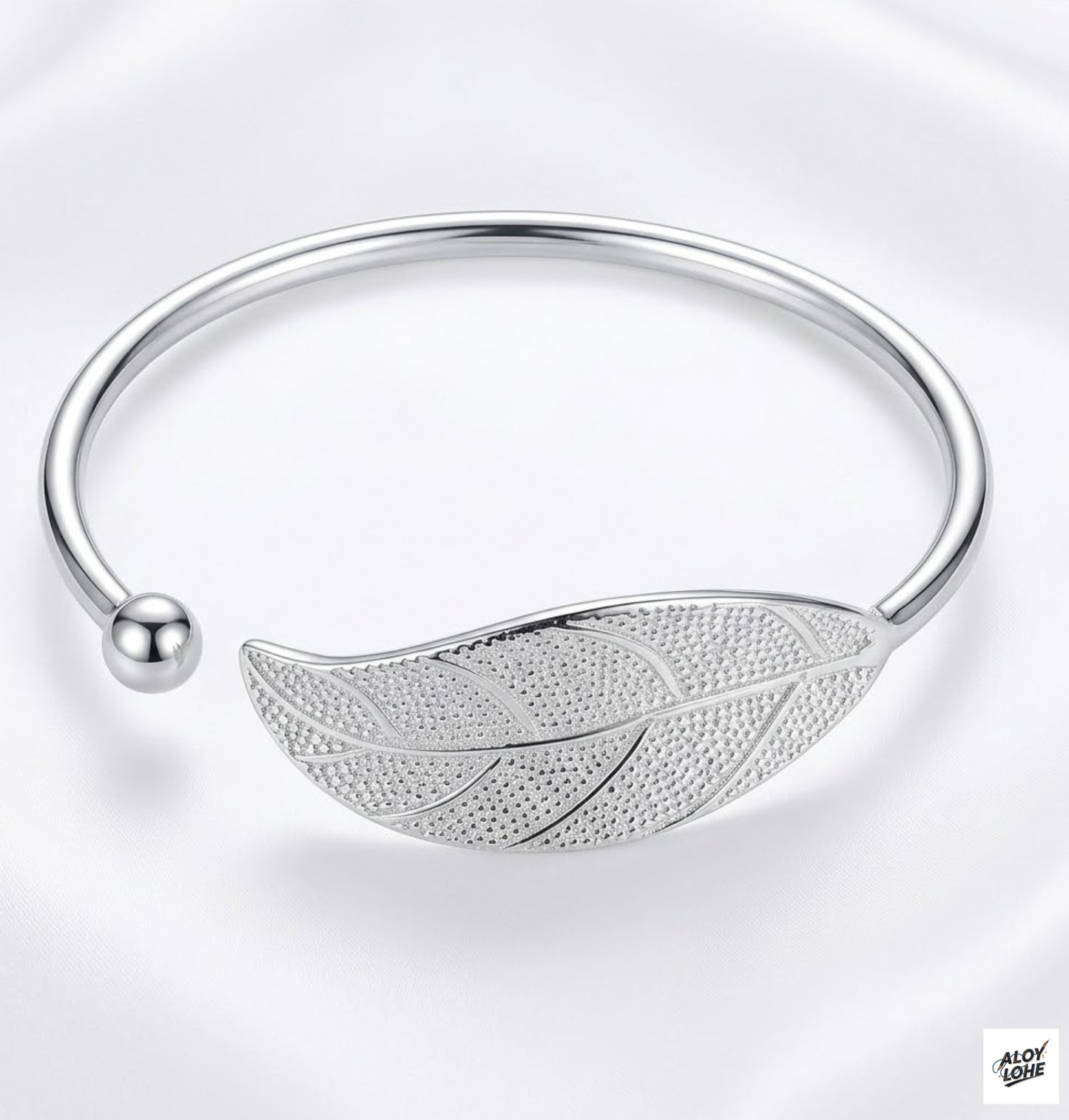 Brazalete de Acero Inoxidable Hoja Aloy Lohe: Estilo Botánico y Resistencia