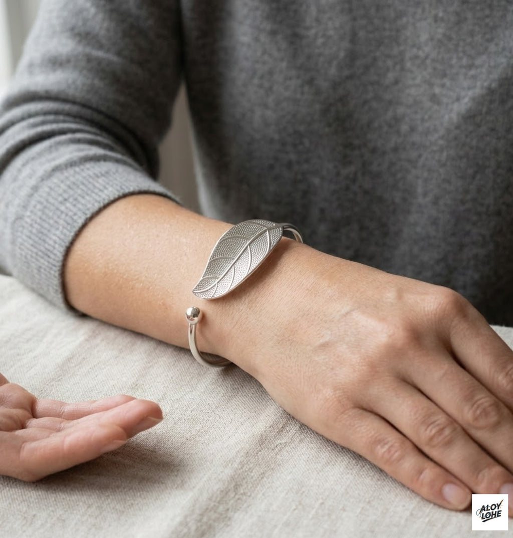 Brazalete de Acero Inoxidable Hoja Aloy Lohe: Estilo Botánico y Resistencia