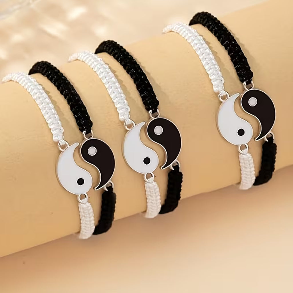 Set de 2 pulseras Yin Yang blanco y negro con detalle de medidas
