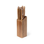 Set de cuchillos de acacia en taco de madera, vista en ángulo